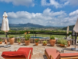 Arta. Finca. Vacation rental license. Distant and sea views.