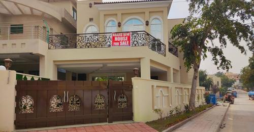 10 Marla Corner House For Sale In Bahria Town Islamabad