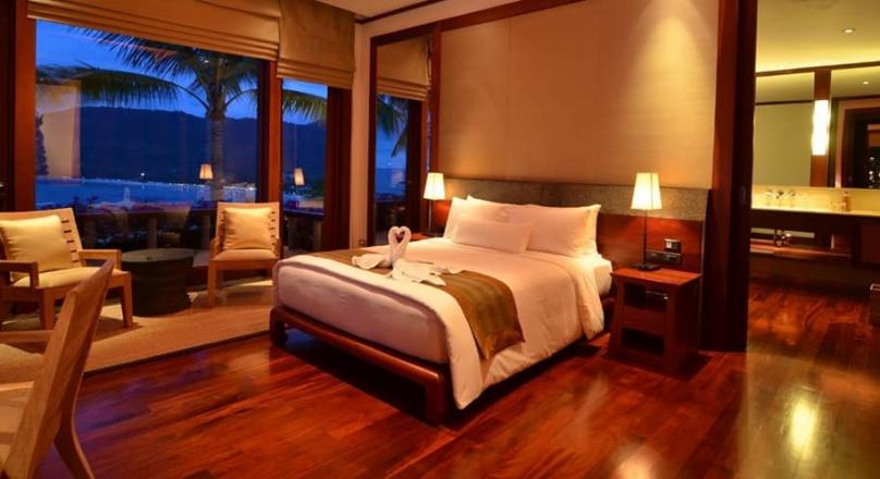 PHUKET QUALITY REAL ESTATE OFFERS A 5 BEDROOM 6 BATHROOM STUNNING QUALITY VILLA