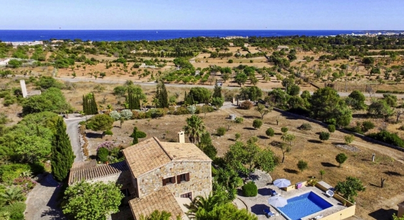 Finca. With sea view. Very classic. Picturesque, near the golf course.