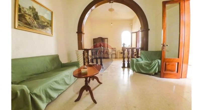 ZEJTUN - Close to all amenities, we find this cosy Terraced House