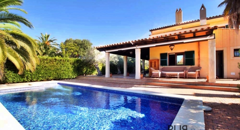 Villa with holiday rental license. 500 meters from the sea, 30 minutes from the airport