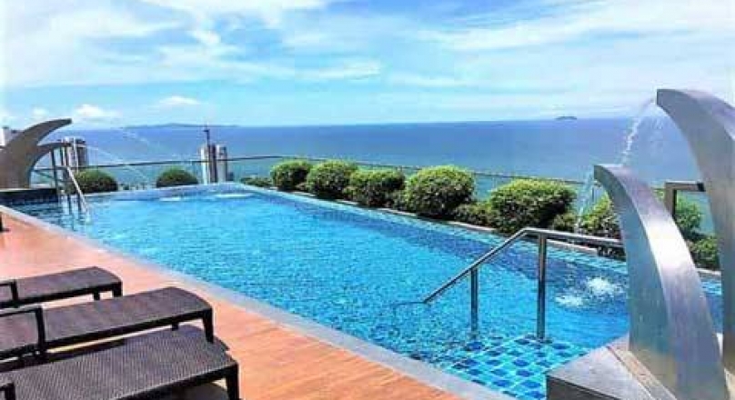 Amazing rooftop pools at Peak Towers - Floor 12 studio - Pattaya property for sale or rent