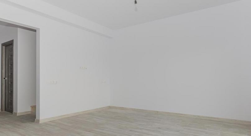 EXPLORE VIRTUALLY! Premium property, duplex class