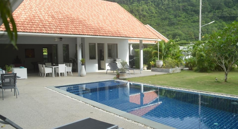 Phuket quality real estate offers for sale this beauty of a villa