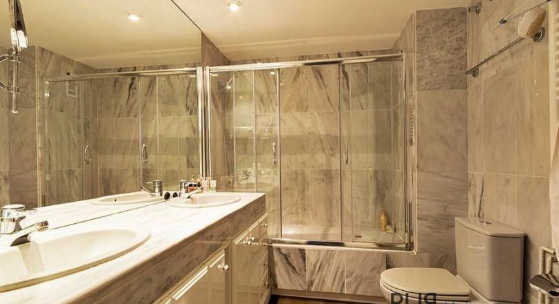 Above the roofs of the bay of Palma. A villa with lots of space, in high quality condition and view.