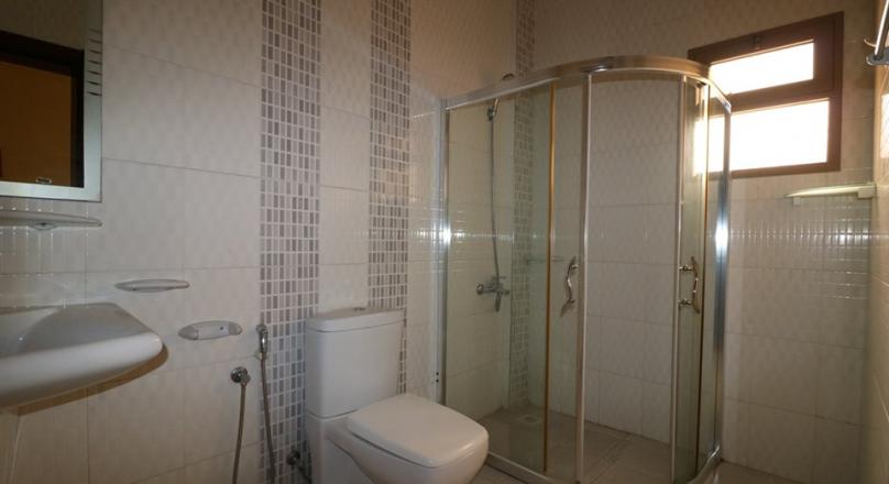 Spacious Three bedrooms Unfurnished flat for rent in Galali