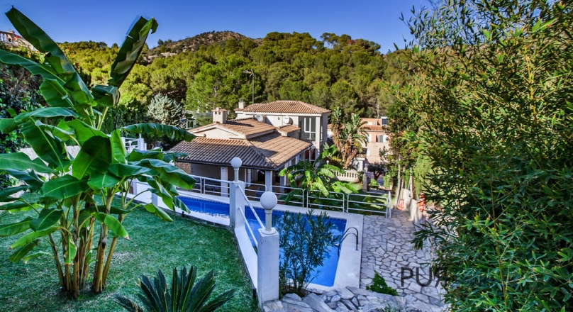 Port Alcudia - Alcanada. A villa on the dream hill. View over the bay. Price adequacy. Mediterranean PUR