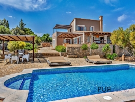 Finca. Very good condition. Holiday rental license. Attractive location