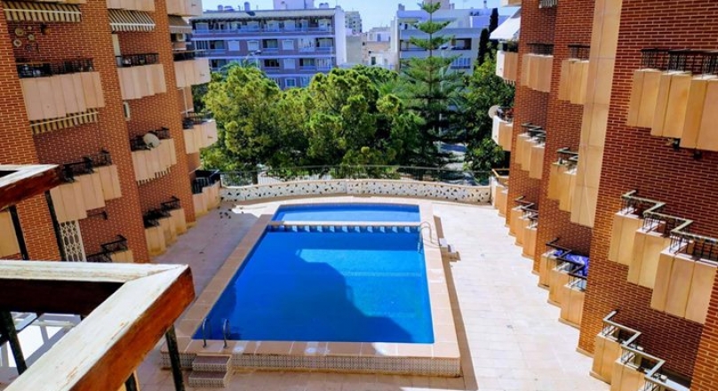 FANTASTIC APARTMENT WITH 3 BEDROOMS A 300M FROM THE BEACH