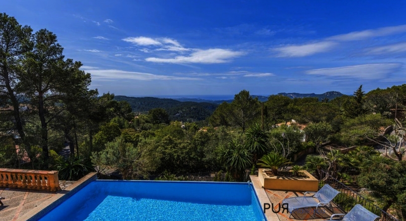 Infinity. Galilea. THE mountain village above Calvia. With the view to the coast.