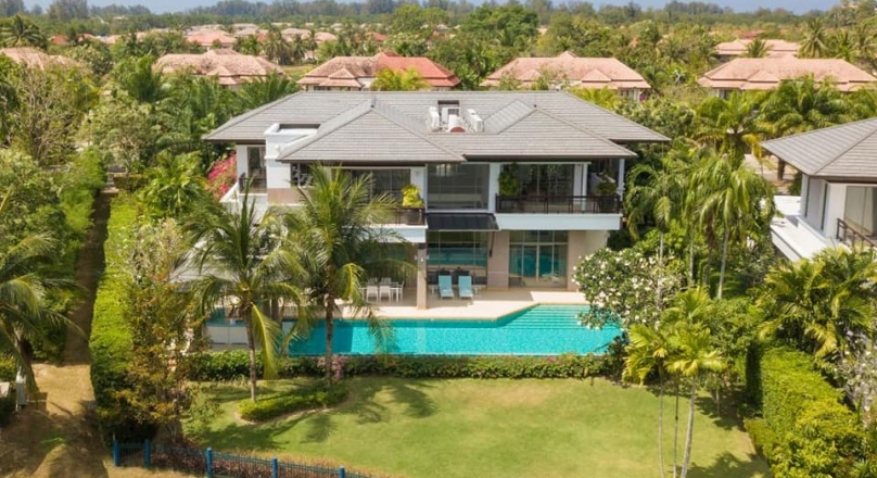 Phuket quality real estate presents this gorgeous villa in the best location