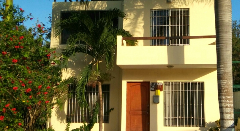 Edificio con departamentos y estudio en Playa del Carmen