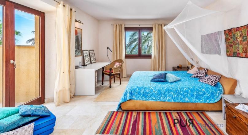 Not just for horse lovers. Arta. Finca. Horse stable. Riding arena. Fenced plot.