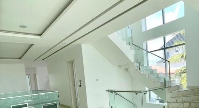 DECENTLY SPACED AND PROPERLY FINISHED 4 BED SEMI-DETACHED DUPLEX