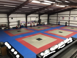 Immaculate Warehouse With Roughly 15,000 sqft available in Tomball,TX