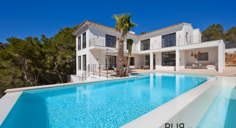 Port d'Andratx. Only prestigious. No. Simply to feel good. Villa with sea view.