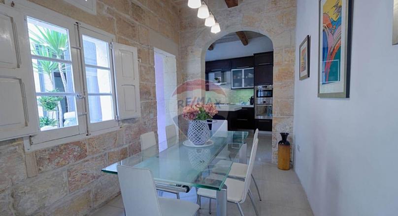BIRKIRKARA - HOUSE OF CHARACTER !!
